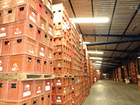 Des stocks qui rassurent. A Ouagadougou, l’usine dispose d’une capacité de production de 105.000 bouteilles de bière par heure. (DR)