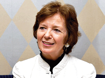 Mary Robinson, ancienne présidente de l’Irlande et Haut-Commissaire des Nations Unies aux droits de l’homme, est présidente de la Fondation Mary Robinson et envoyée spéciale du Secrétaire général des Nations Unies sur le changement climatique.